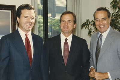 Photo: Dole posing with former MLB Commissioner Peter Ueberroth, 1985